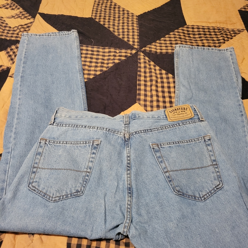 Mens Levi Signature Jeans..Size 34x34